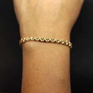 Doğallığın ve Saflığın İfadesi: 14 Ayar Altın Bileklik