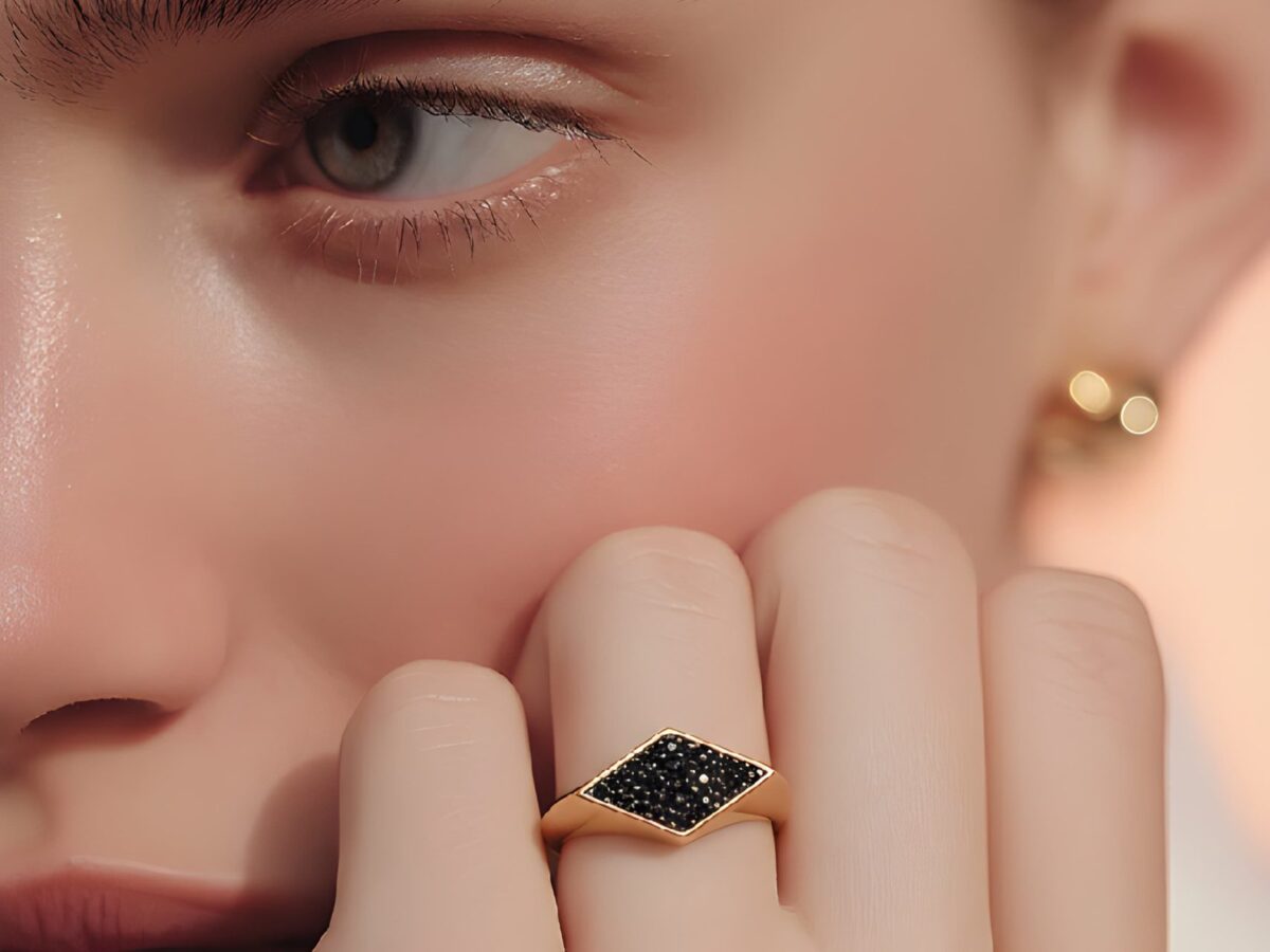 The Sovereign Black | Altın Kadın Yüzük 2,76 gr – Bloc Koleksiyonu