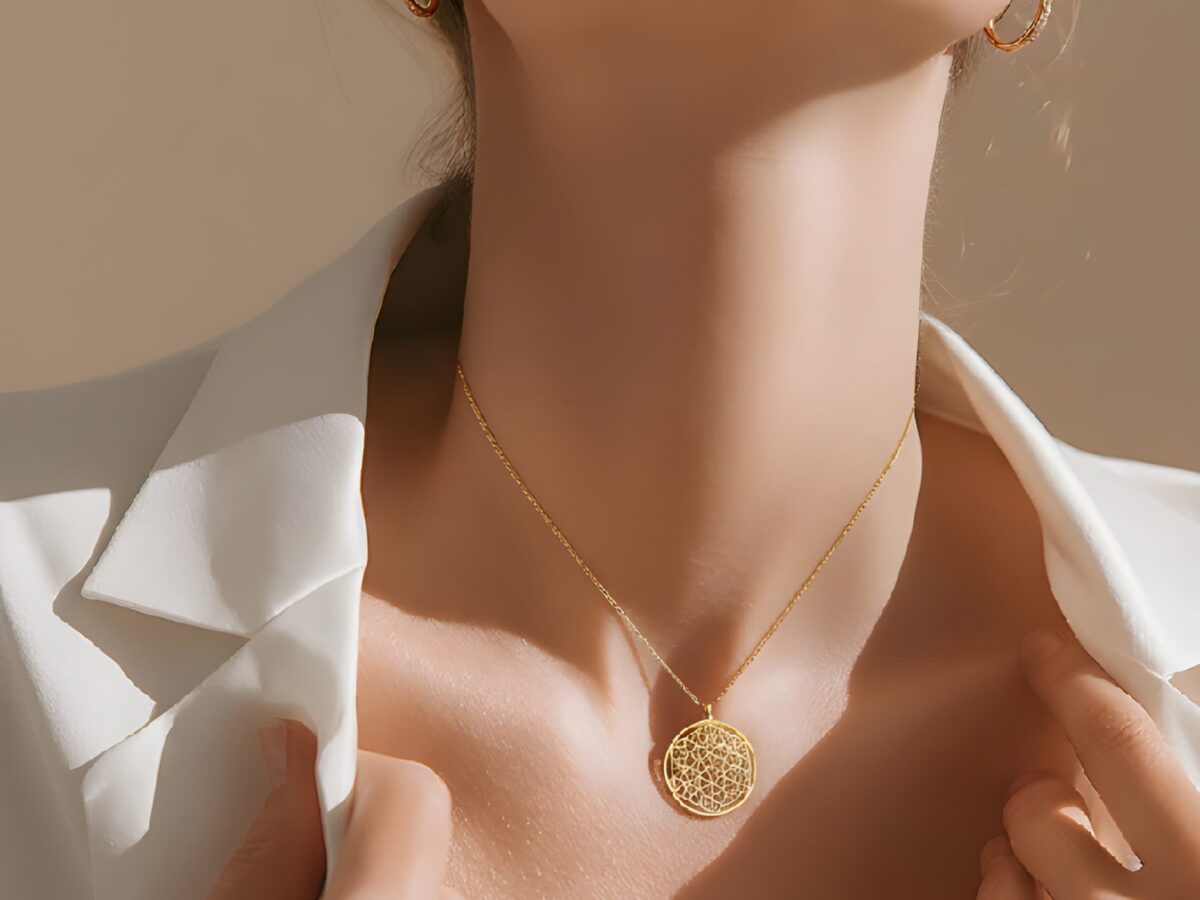 Yaşam Çiçeği Altın Kolye