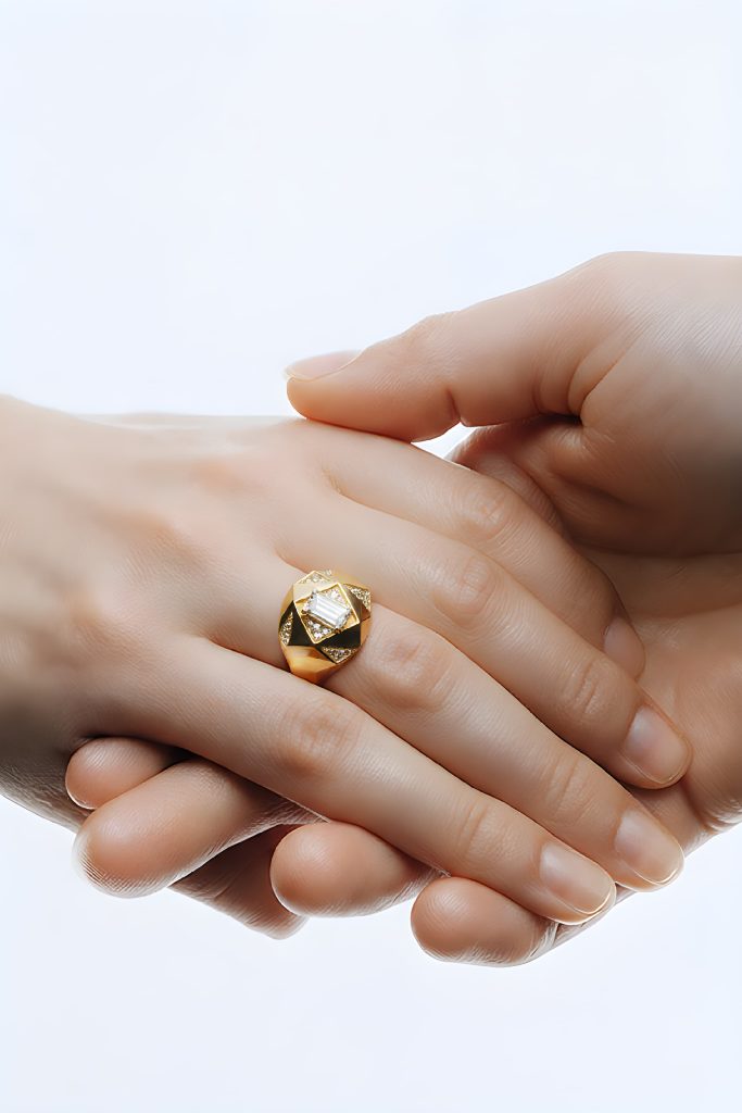 Zenith Taşlı Altın Yüzük