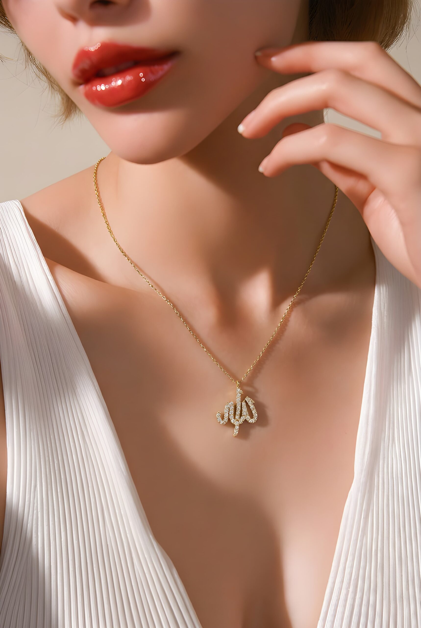 Allah Yazılı Kadın Altın Kolye