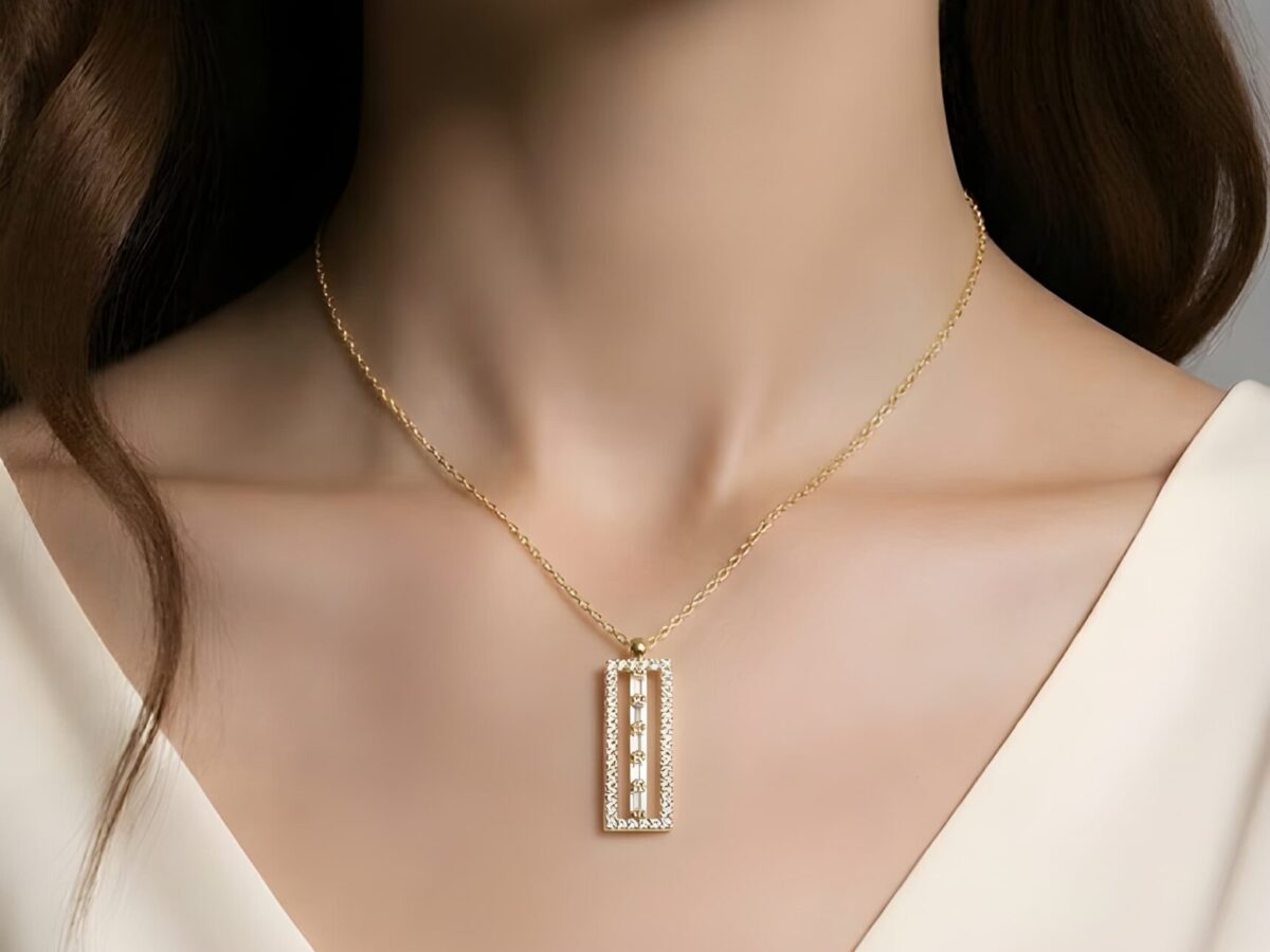 Beyaz Baget Taşlı Altın Kolye 14 Ayar | Saturn Prime – Bloc Koleksiyonu