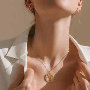 Cosmos Gökyüzü Figürlü Kadın Altın Kolye