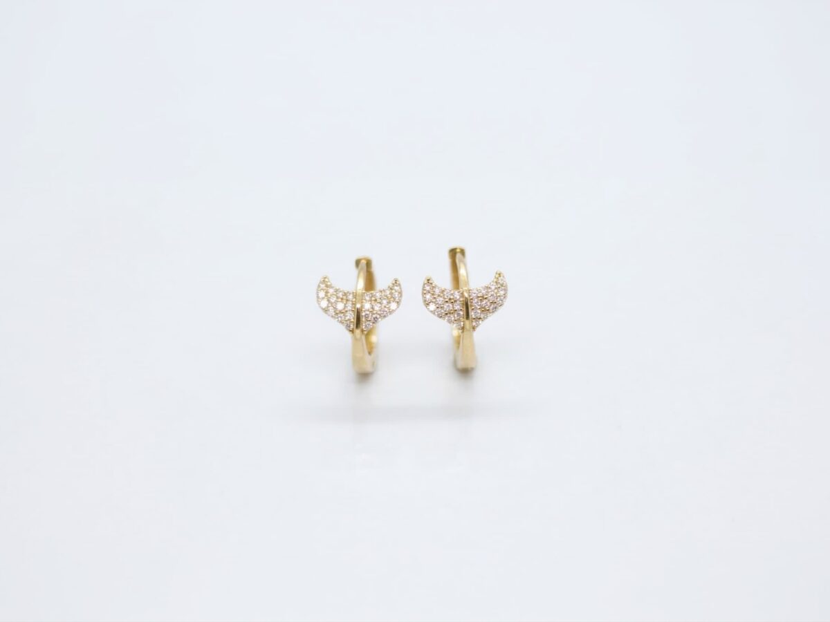 14 ayar balina kuyruğu figürlü altın küpe marine fluke pavé zirkon model