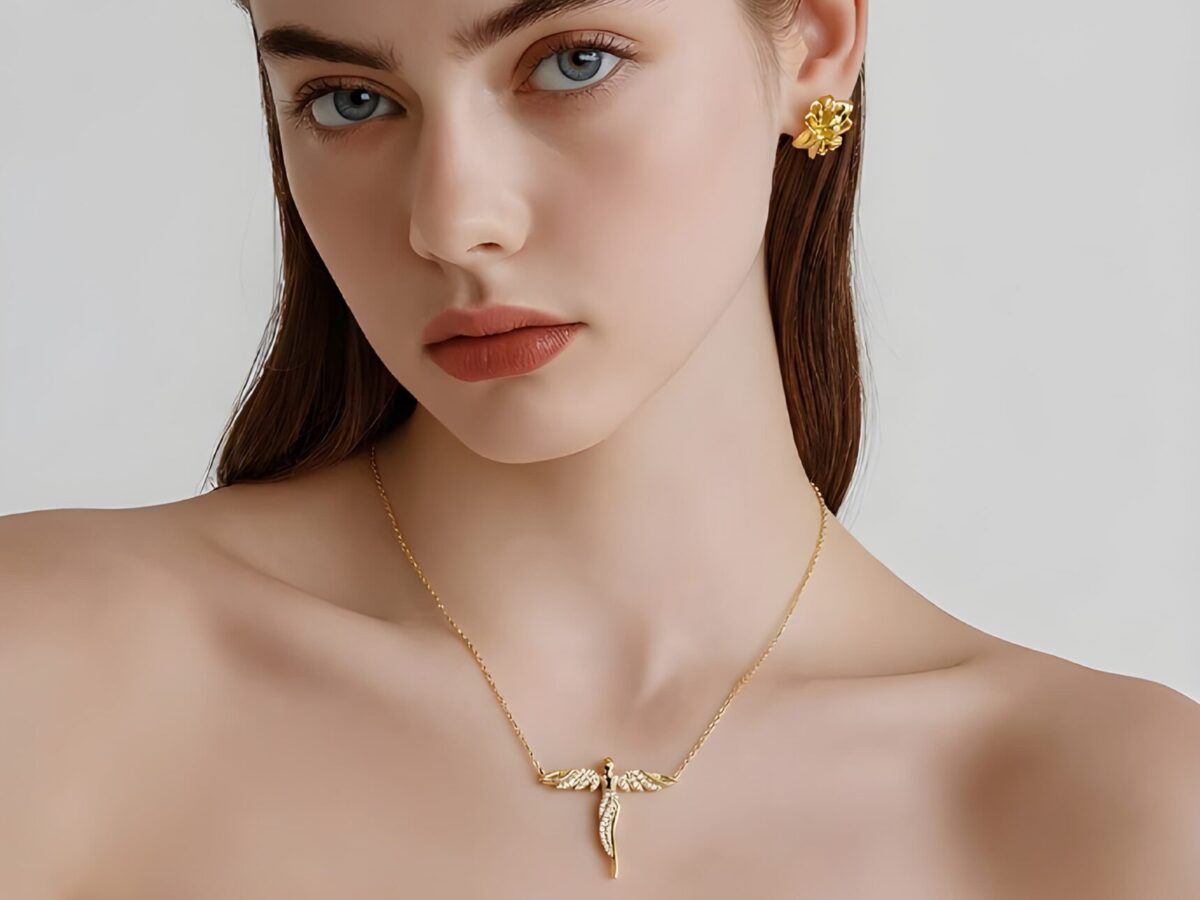 Melek Figürlü Kadın Altın Kolye - Mercury Wing