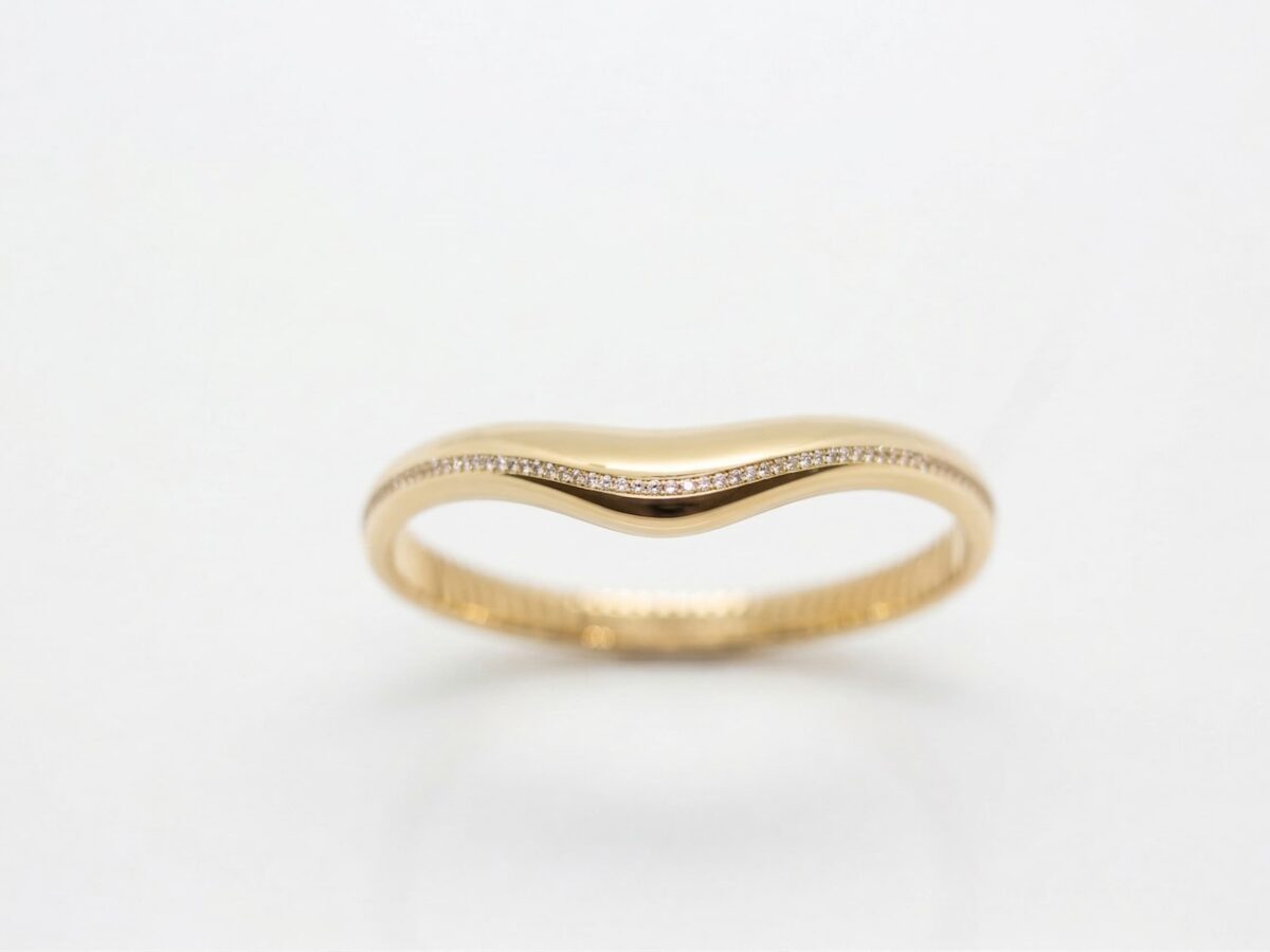 14 ayar kavisli taşlı altın kelepçe opus arc V form zirkon kenar model