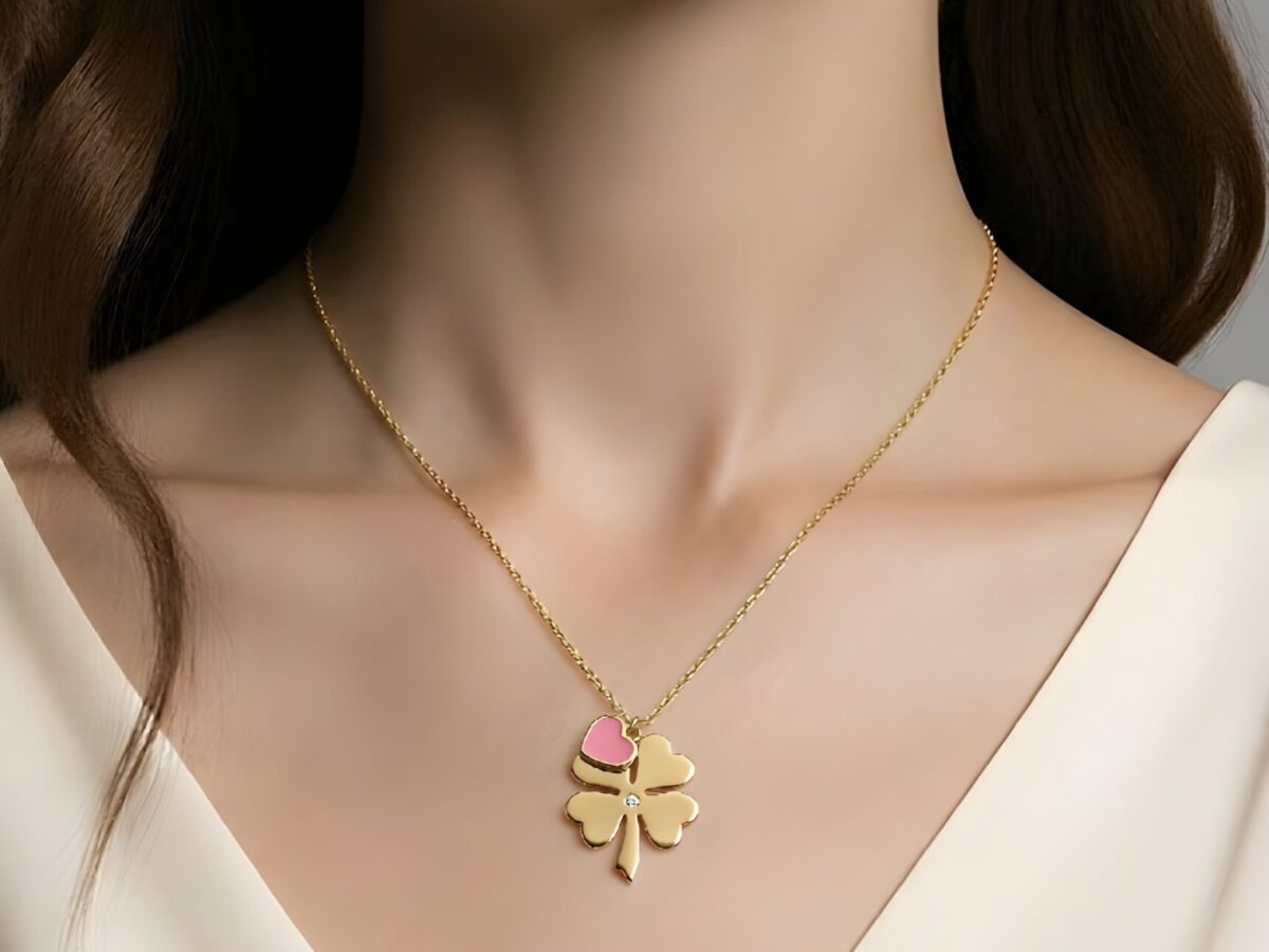 Trèfle Rose Yonca Altın Kolye