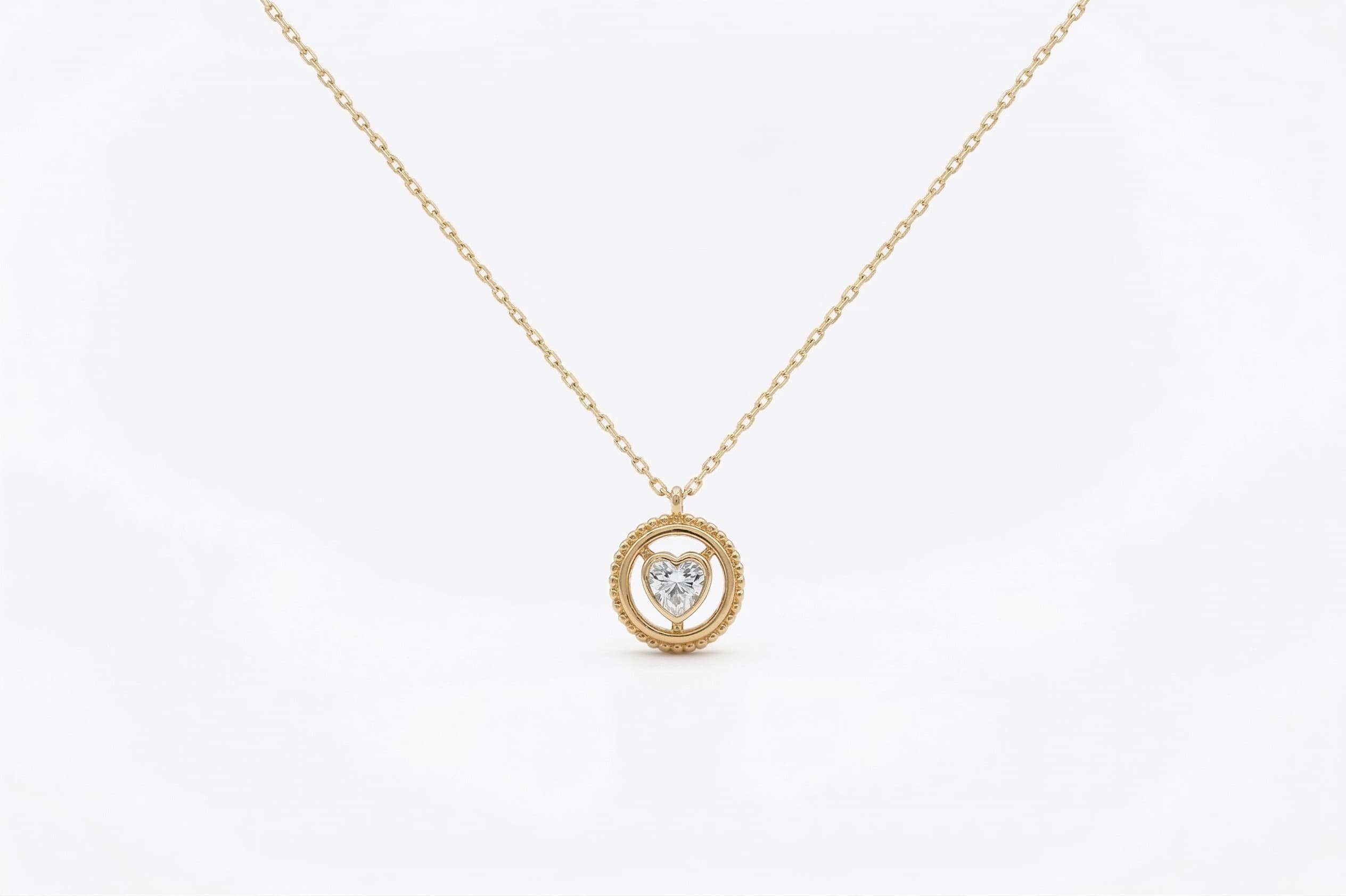 14 ayar kalp taşlı altın kolye amour halo milgrain daire çerçeve model