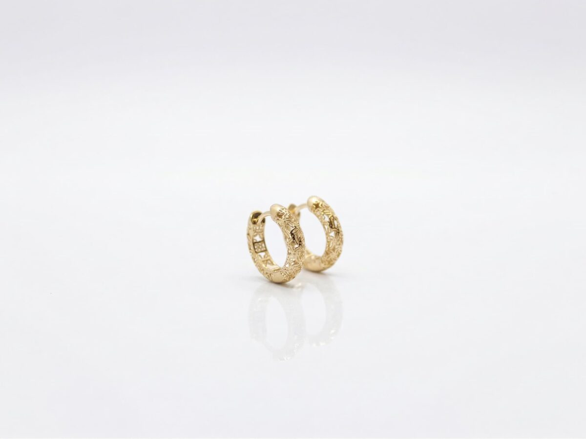 14 ayar oymalı altın küpe arabesque hoop geleneksel motif halka model