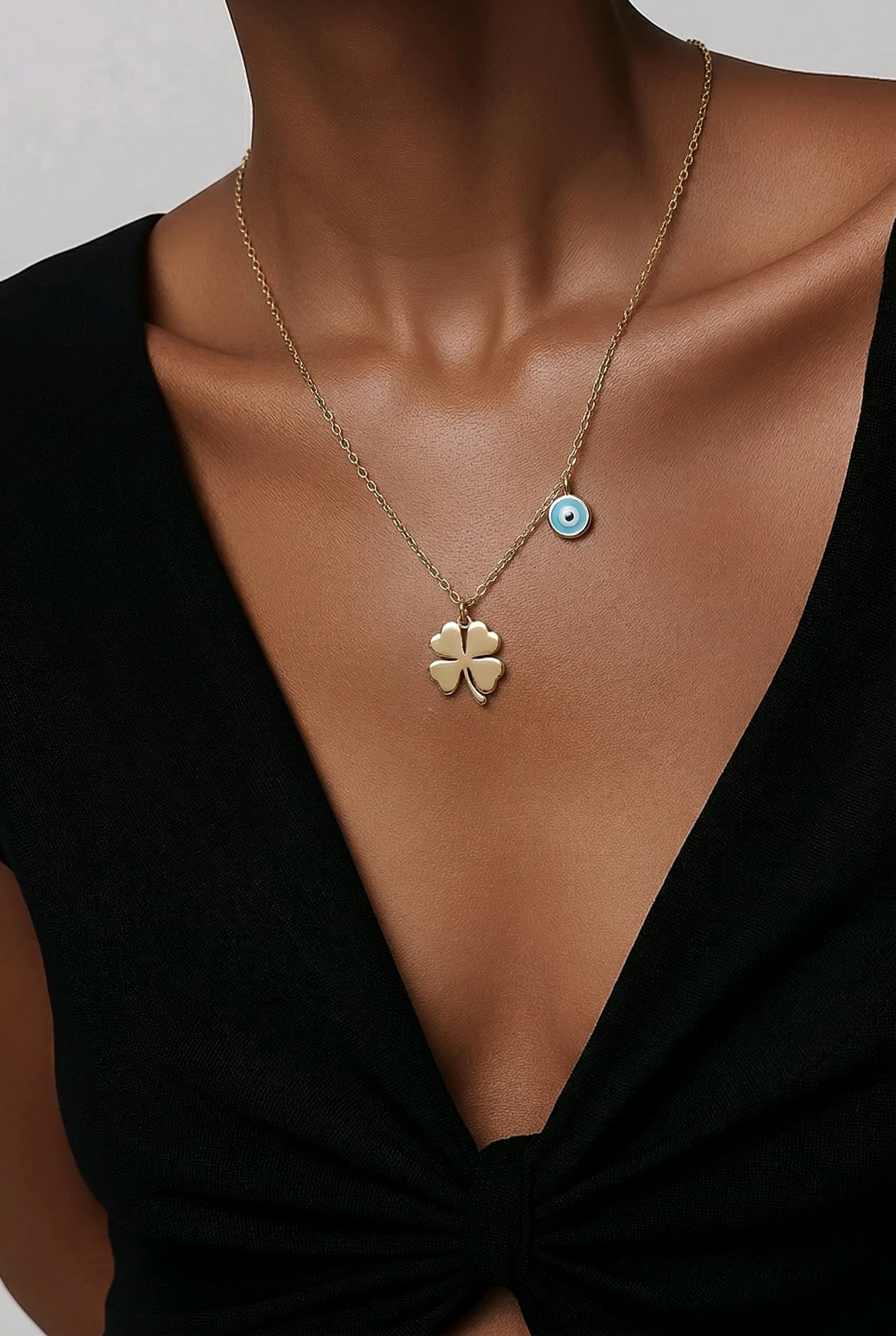 14 ayar altın nazar boncuklu yonca figürlü kolye celeste amulet şans tılsımı