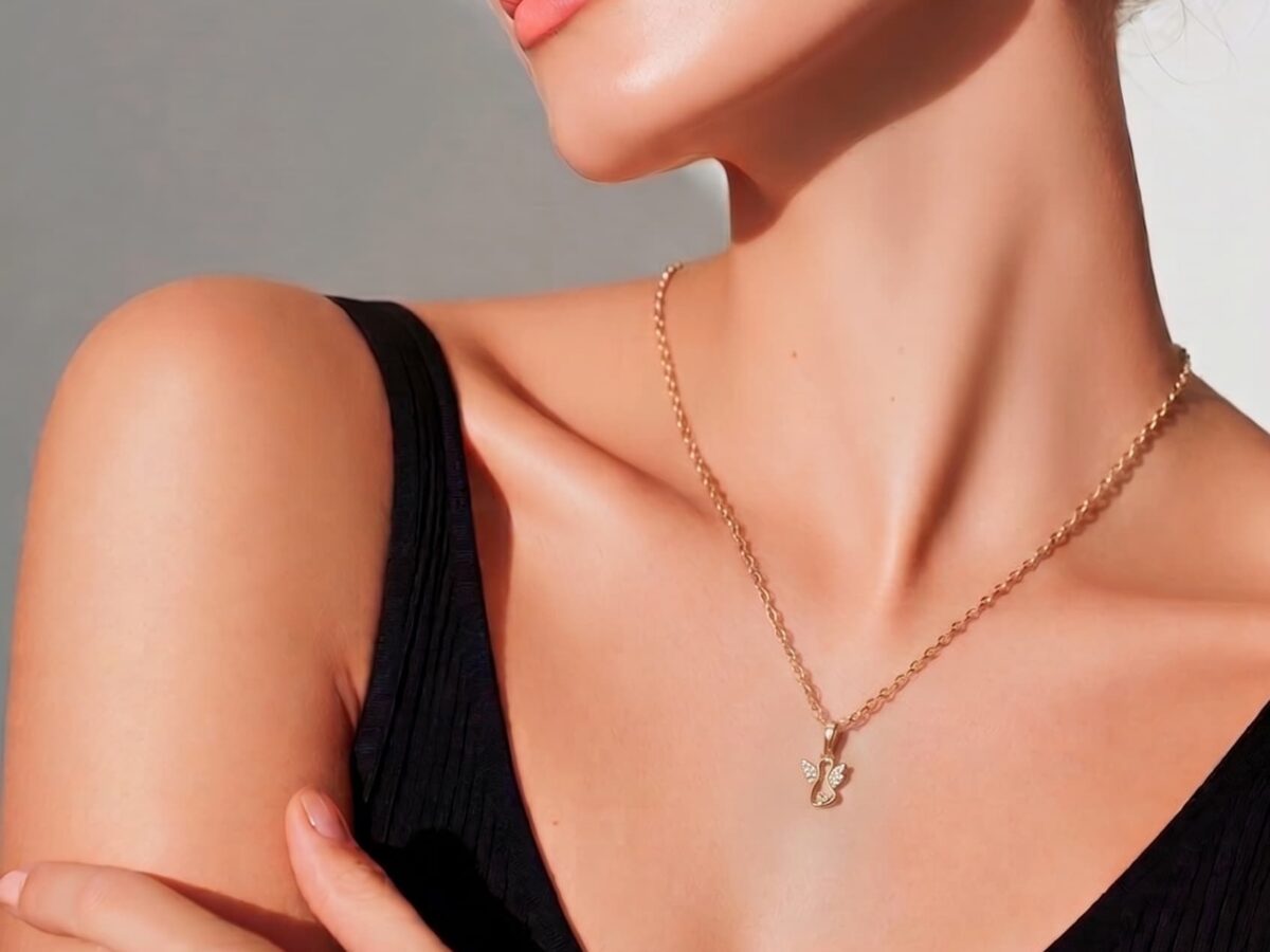 14 ayar mini melek altın kolye celeste cherub mini taşlı kanat model