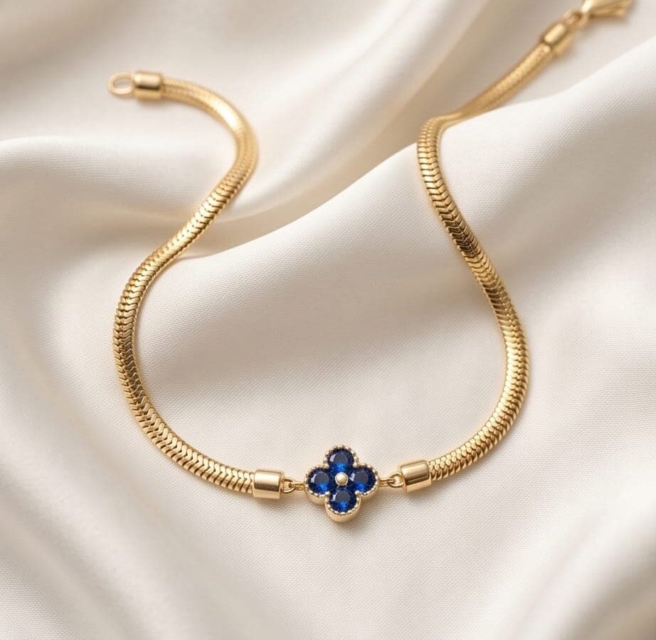 Feuille Indigo – 14 Ayar Mavi Taşlı Altın Bileklik 3,01 gr