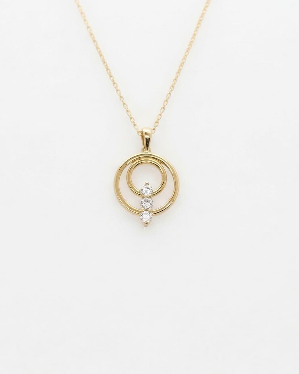 14 ayar daire taşlı altın kolye lumiere orbit iç içe çift daire üç taş model