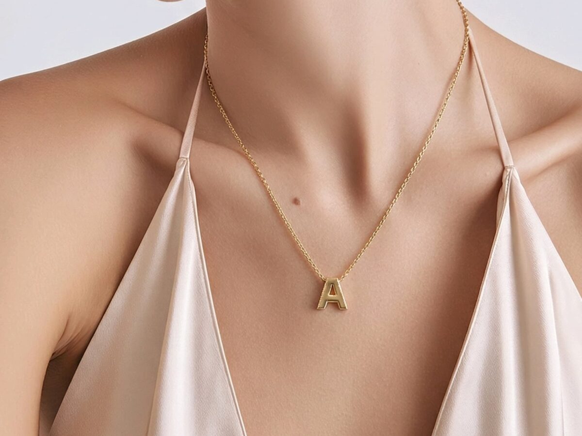 14 ayar A harfi altın kolye monogram mini taşsız sade model