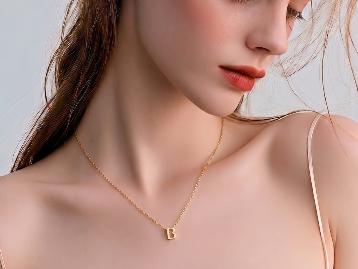 14 ayar B harfi altın kolye monogram mini taşsız sade model