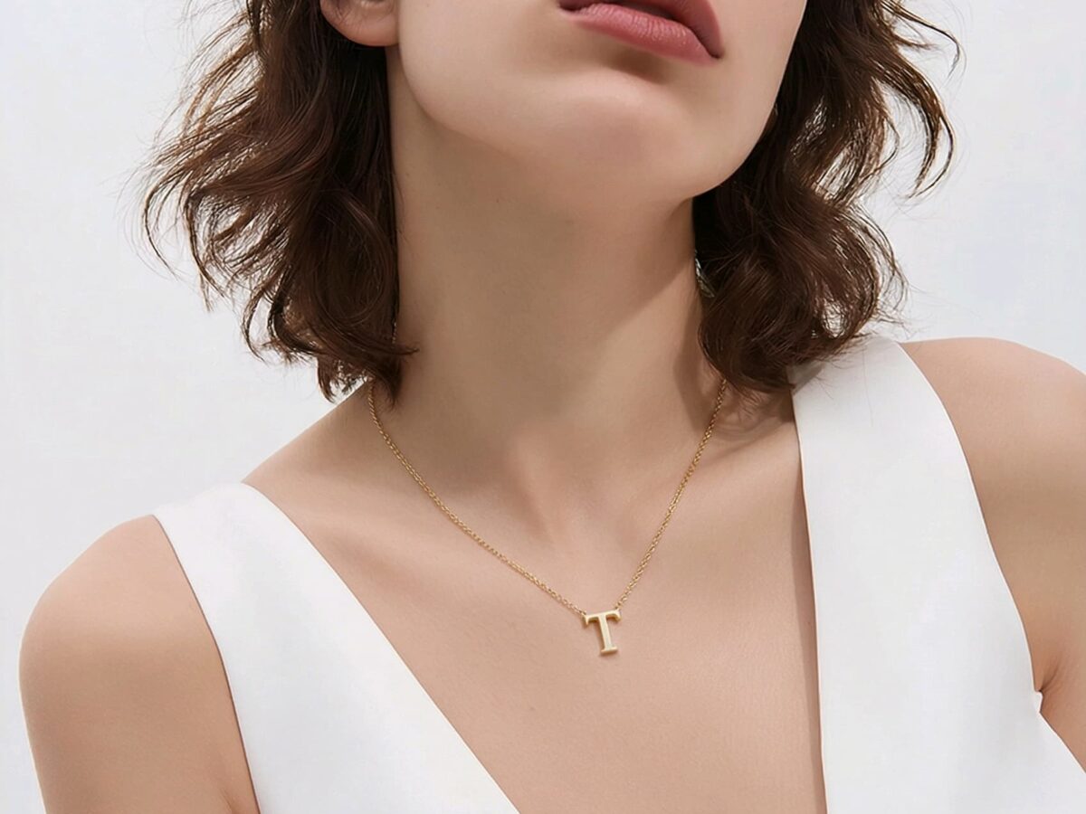 14 ayar T harfi altın kolye monogram mini taşsız sade model